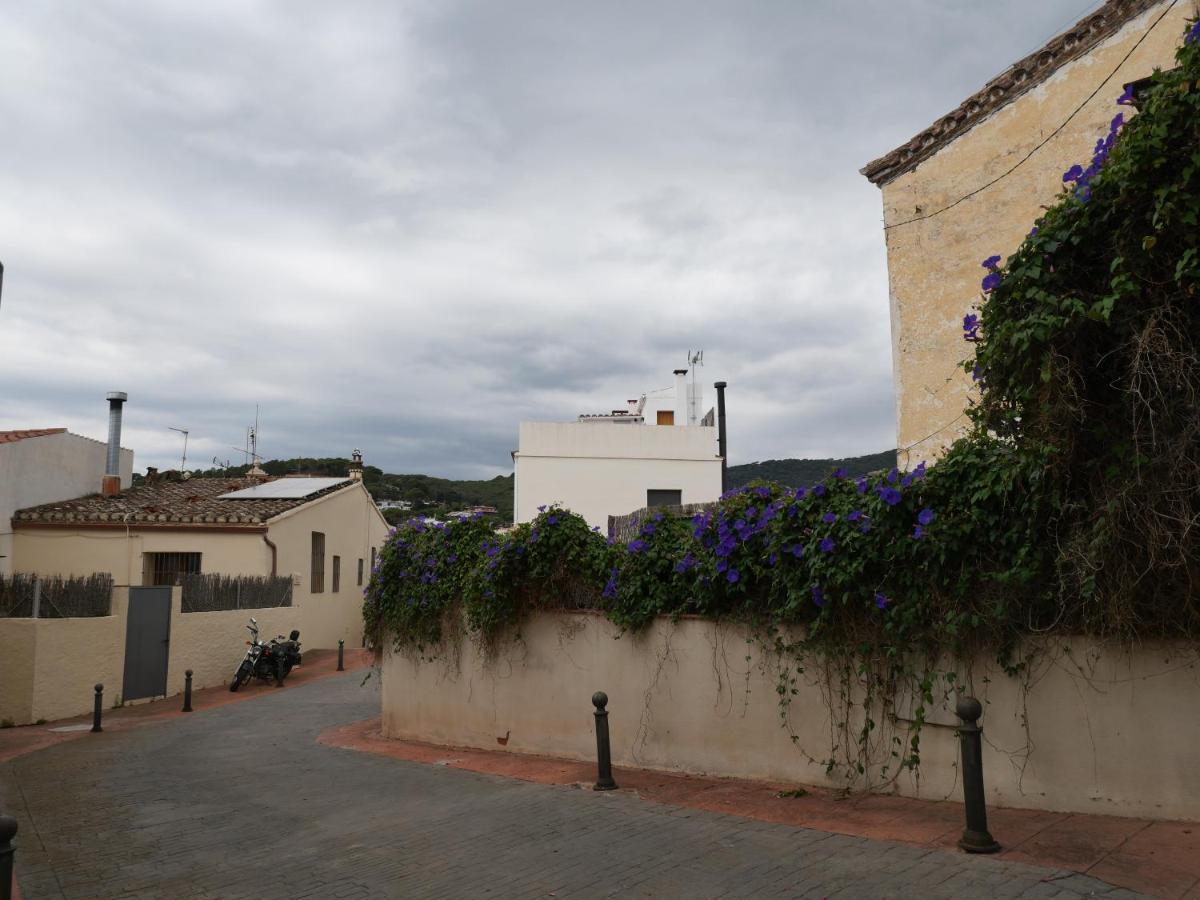 Hostal De La Placa - Hotel Boutique Cabrils Luaran gambar