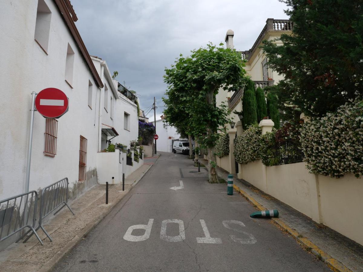 Hostal De La Placa - Hotel Boutique Cabrils Luaran gambar