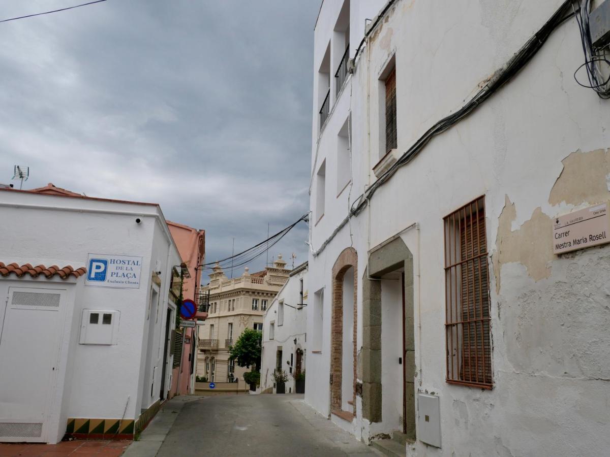 Hostal De La Placa - Hotel Boutique Cabrils Luaran gambar