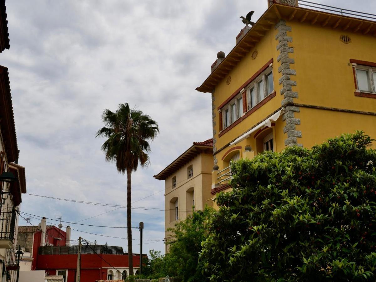 Hostal De La Placa - Hotel Boutique Cabrils Luaran gambar