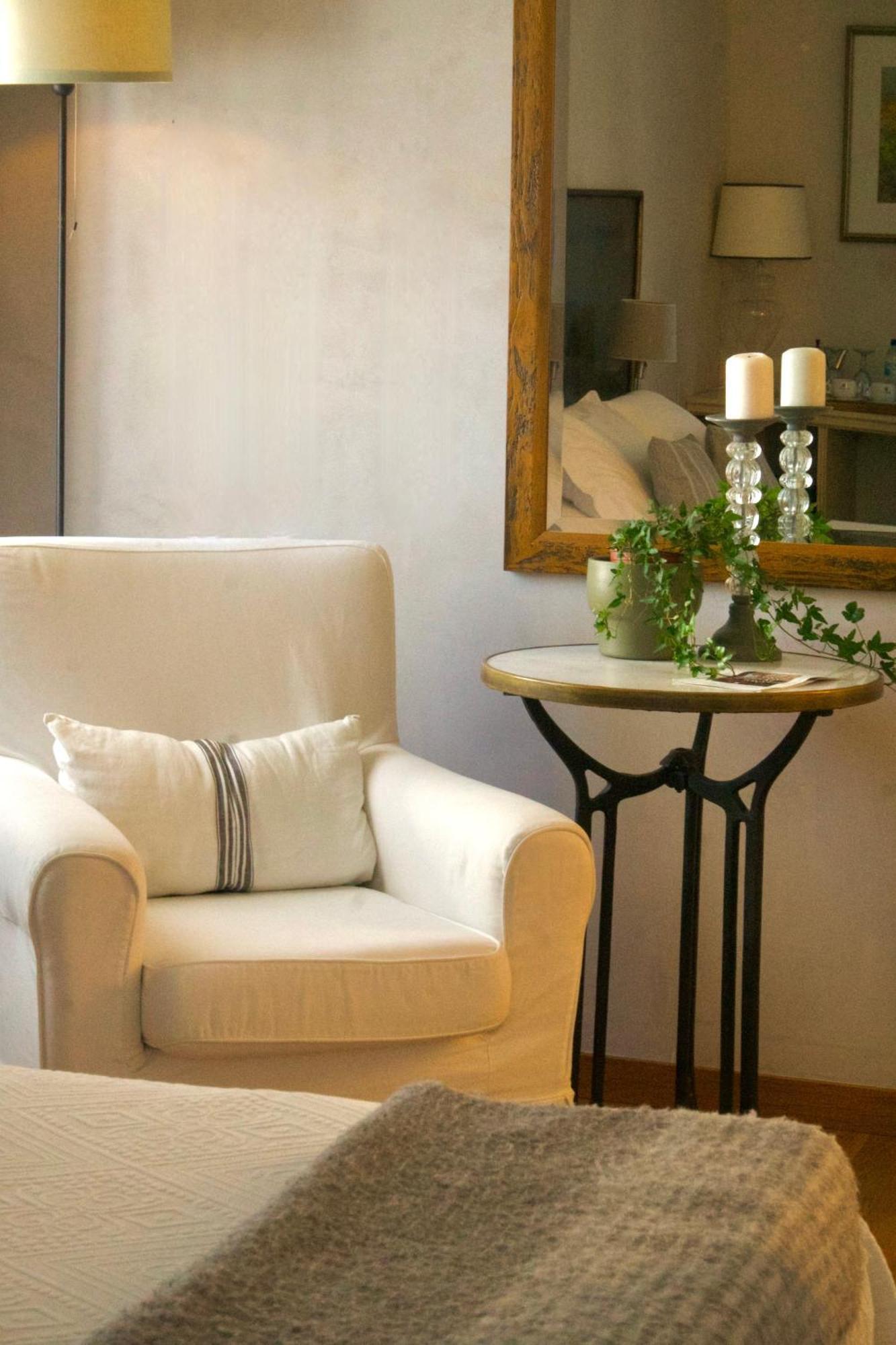 Hostal De La Placa - Hotel Boutique Cabrils Luaran gambar