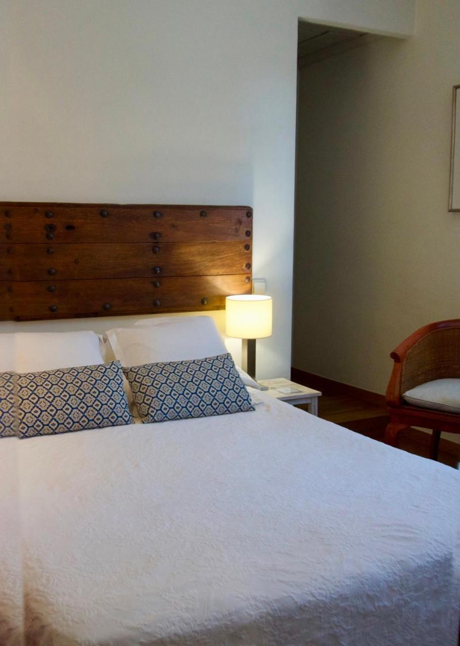 Hostal De La Placa - Hotel Boutique Cabrils Luaran gambar