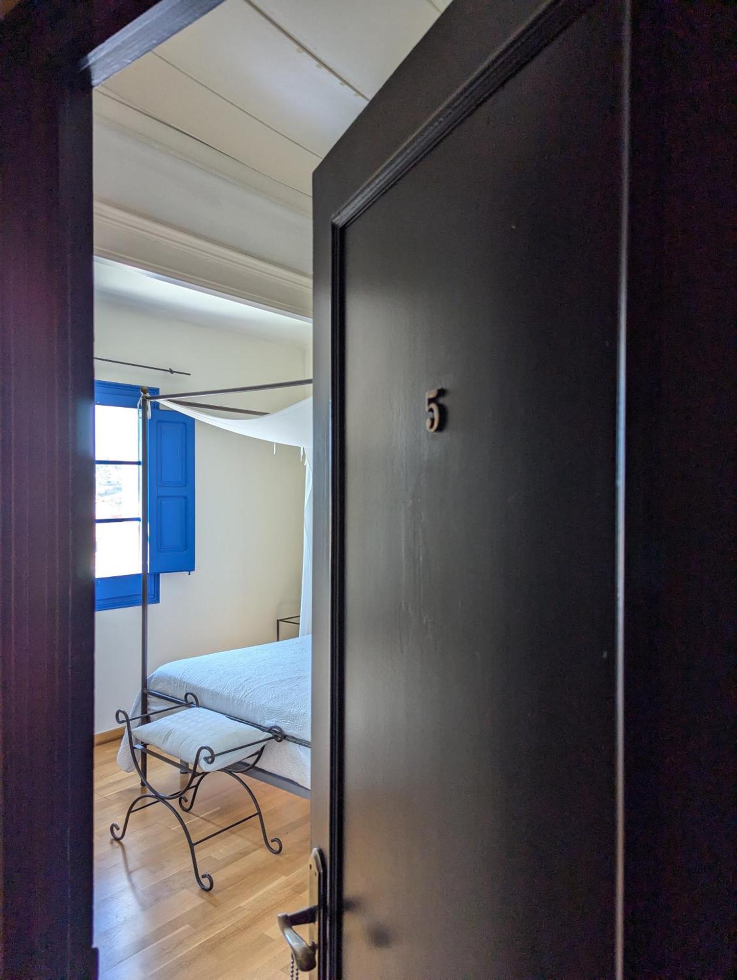 Hostal De La Placa - Hotel Boutique Cabrils Luaran gambar