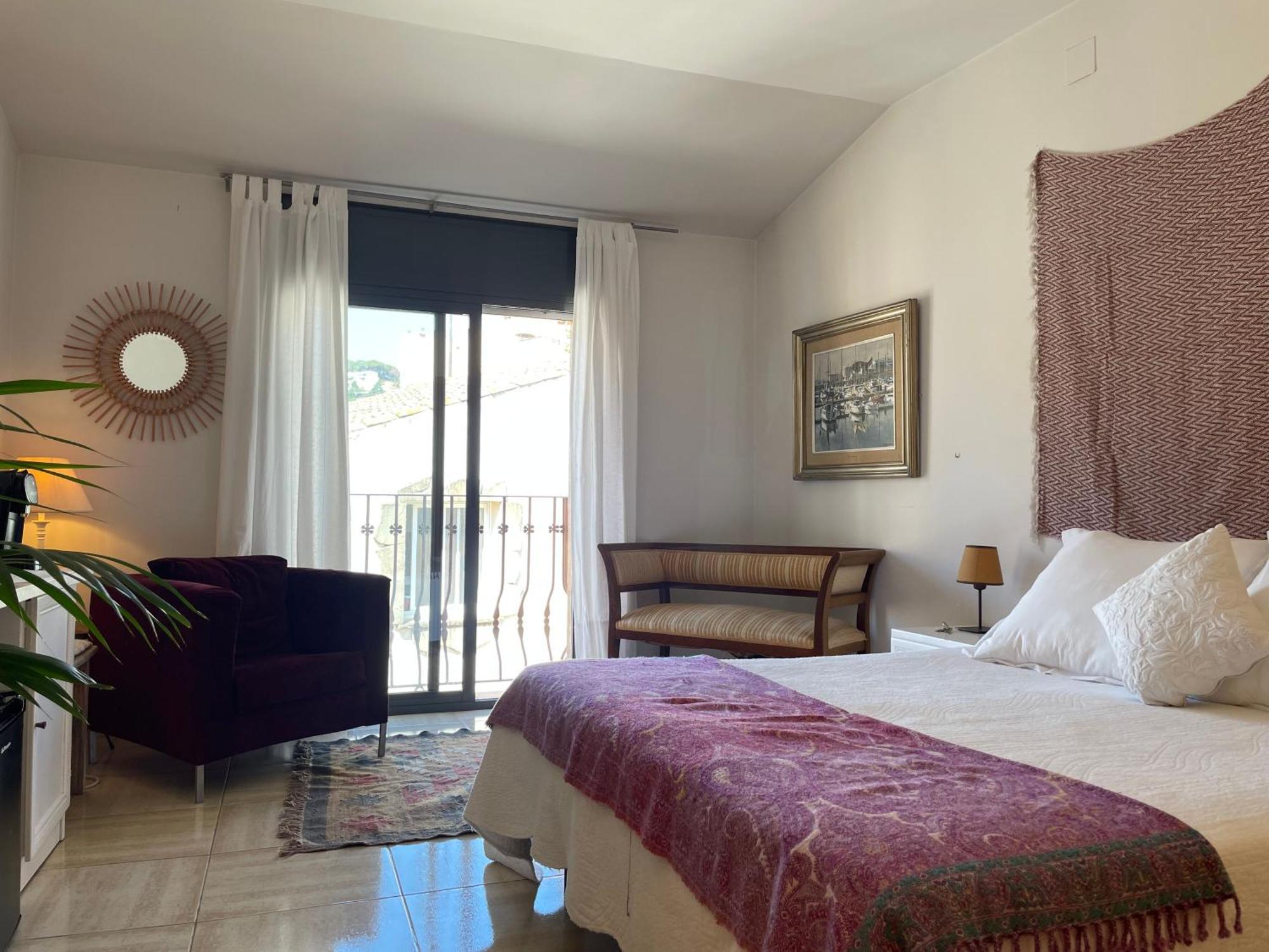 Hostal De La Placa - Hotel Boutique Cabrils Luaran gambar